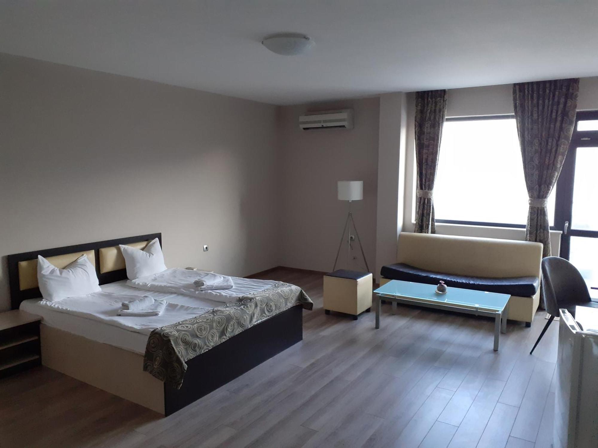 Alexander Hotel Asenovgrad Buitenkant foto