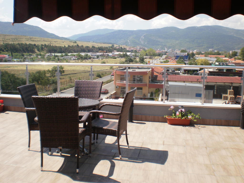Alexander Hotel Asenovgrad Buitenkant foto