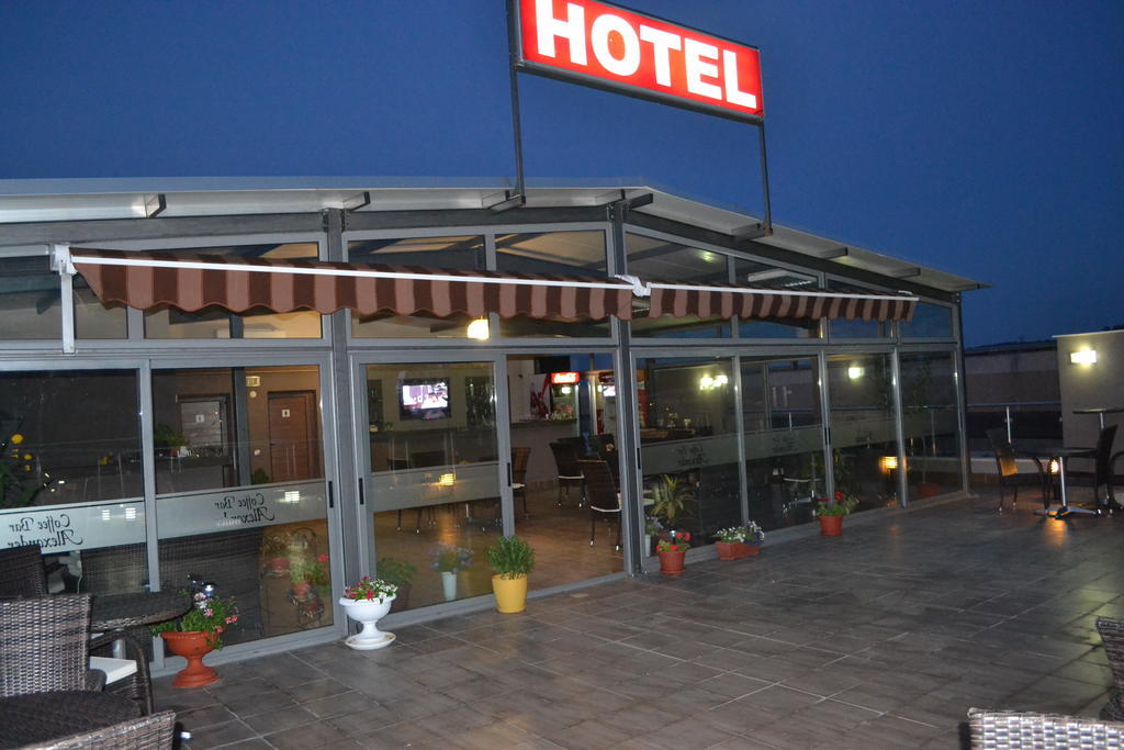 Alexander Hotel Asenovgrad Buitenkant foto