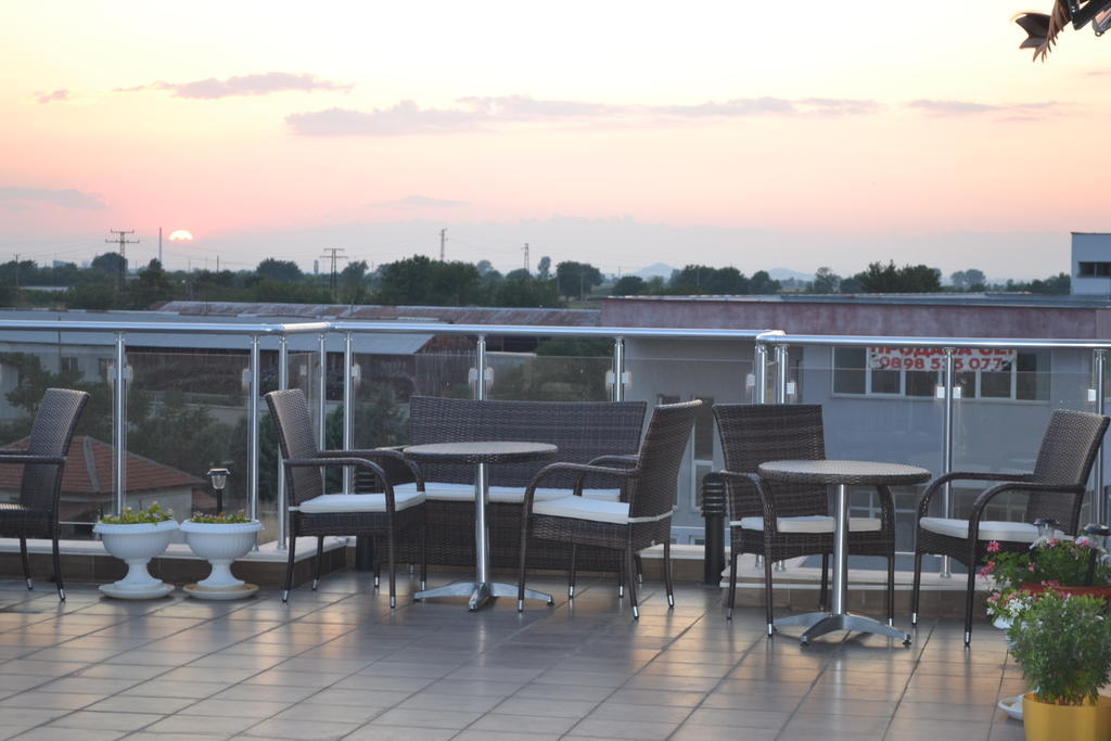 Alexander Hotel Asenovgrad Buitenkant foto