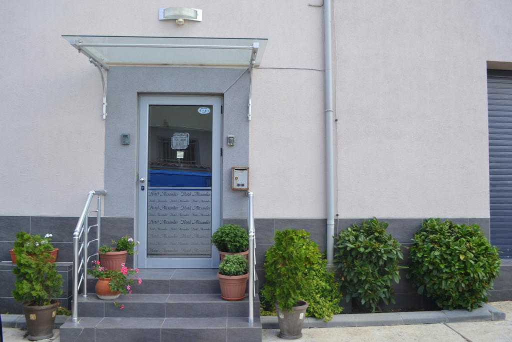 Alexander Hotel Asenovgrad Buitenkant foto