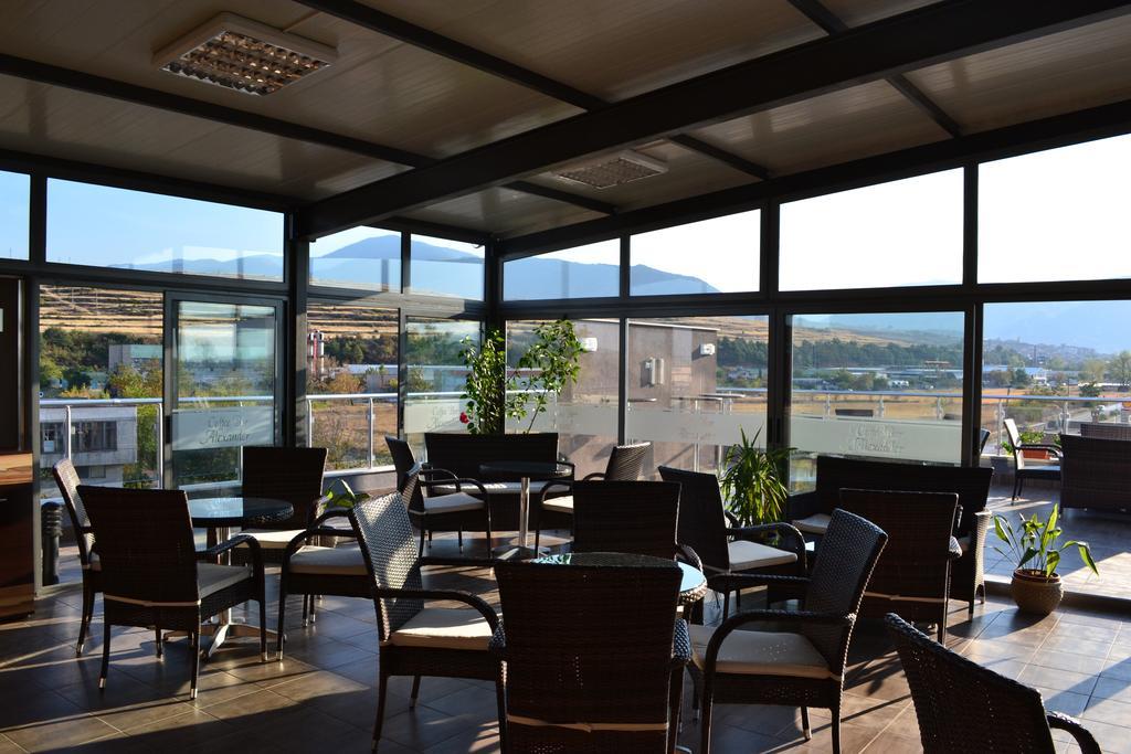 Alexander Hotel Asenovgrad Buitenkant foto