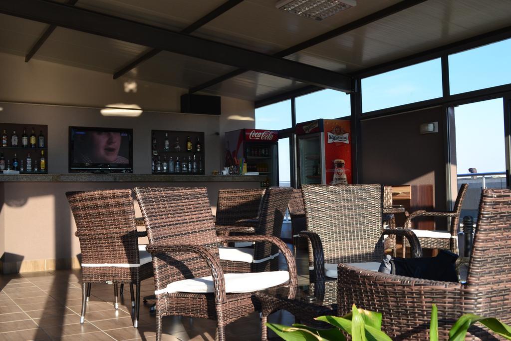 Alexander Hotel Asenovgrad Buitenkant foto