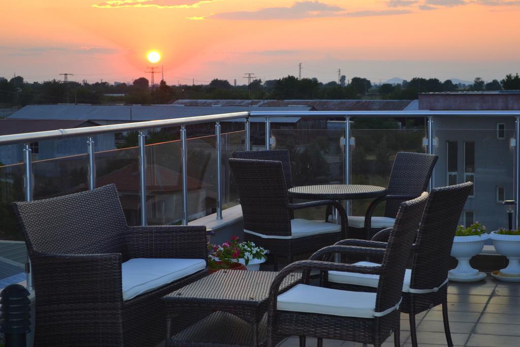 Alexander Hotel Asenovgrad Buitenkant foto