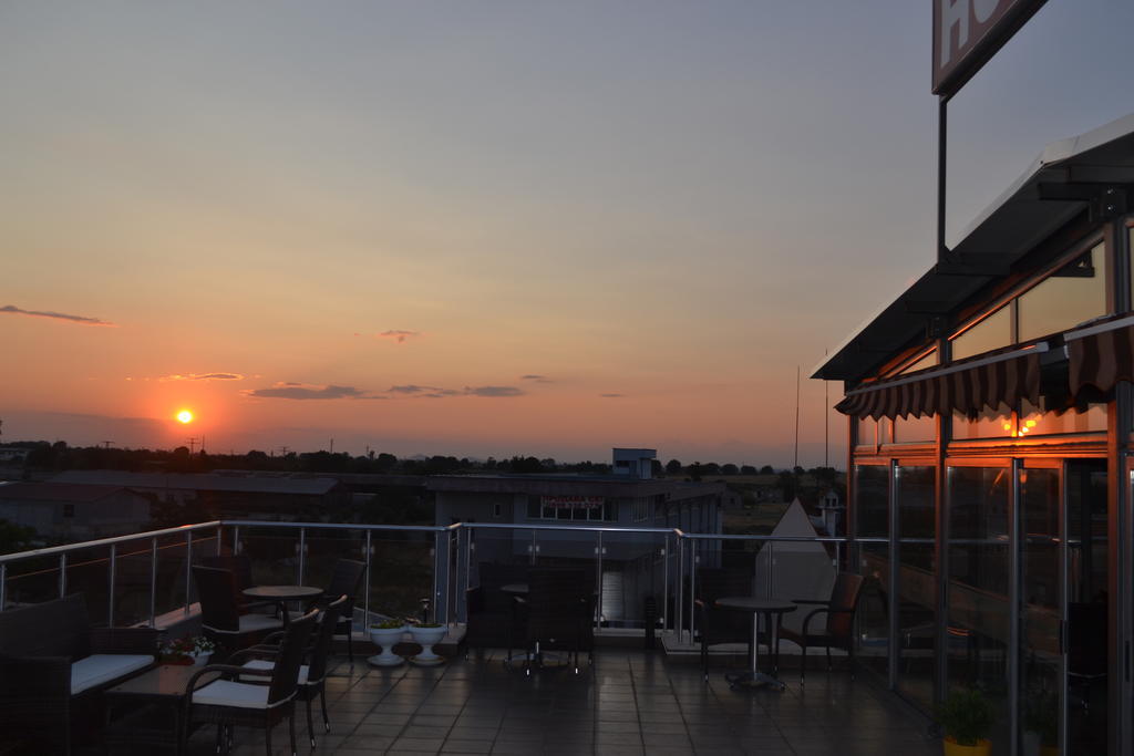 Alexander Hotel Asenovgrad Buitenkant foto